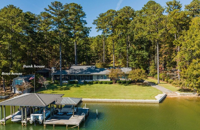 Lake Martin Getaway- lake front- sleeps 24