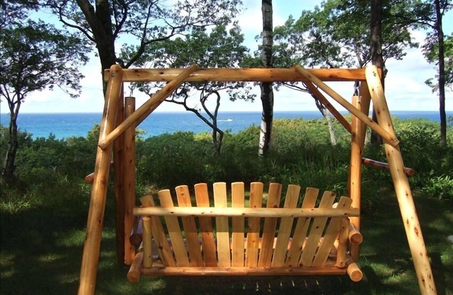 Lake Michigan Sunset View Cottage, Tunnel of Trees, Good Hart. Easement to Lake.