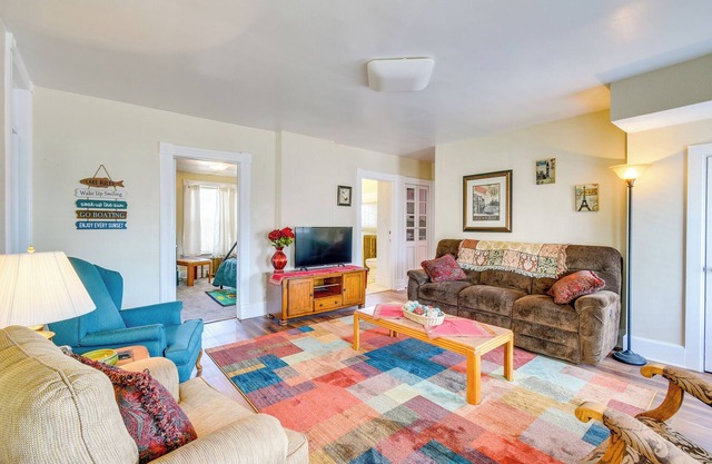 Lake Michigan Vacation Rental: 1 Block to Marina!