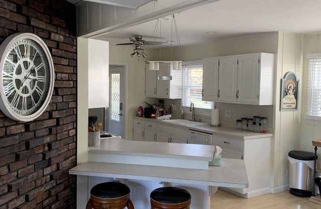 Lake of Egypt 3 bedroom, 3 bath lake house with a sand beach . Sleeps 8