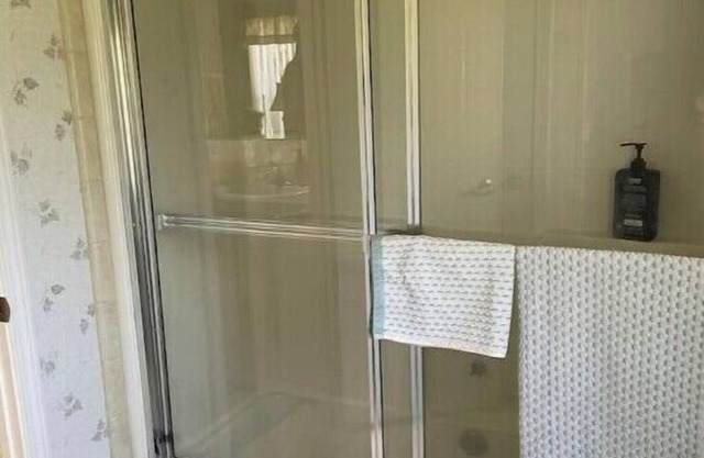 Lake/River house get-a-way !