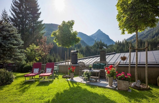 Lake view holiday flat for 4 people