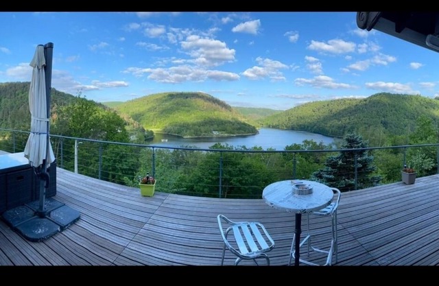 Lake view room with jacuzzi