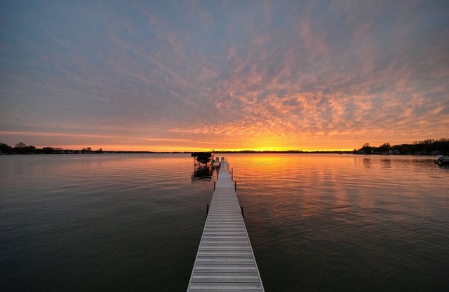 Lakefront Oasis on Devils Lake! Sleeps 16