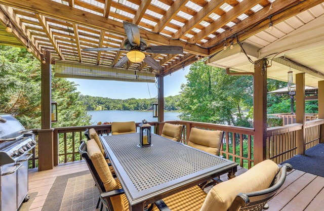 Lakefront Blairsville House w/Game Room & Hot Tub