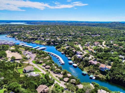 Lakefront Bungalow With Community Poolhot Tub #4
