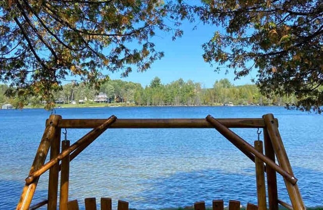 Lakefront Cabin - Northaire Resort Cabin 3