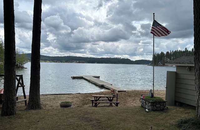 Lakefront Cabin with Sandy Beach and private dock