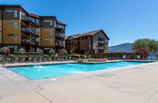 Lakefront Condo Barona Beach