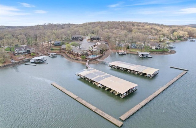 Lakefront Condo Near Margaritaville