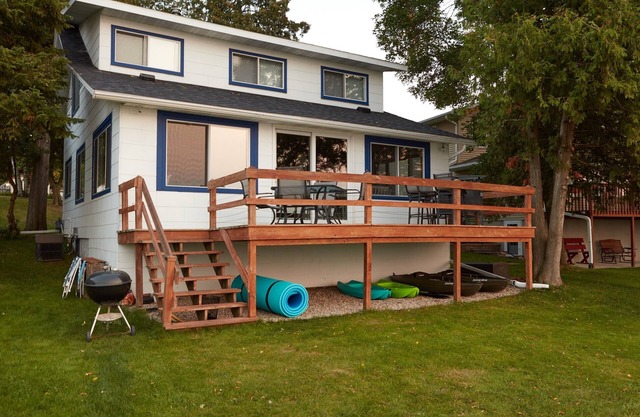 Lakefront cottage — Fireplaces, Fall Colors & 30 minutes from Lambeau Field