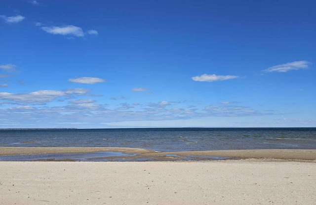 Lakefront Cottage on Saginaw Bay w/ Private Beach