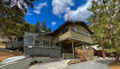Lakefront Deep Water - Water and Wilderness Views from every Room!