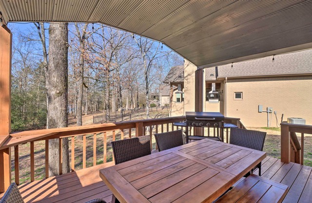 Lakefront Greers Ferry Cabin w/Covered Boat Slip!
