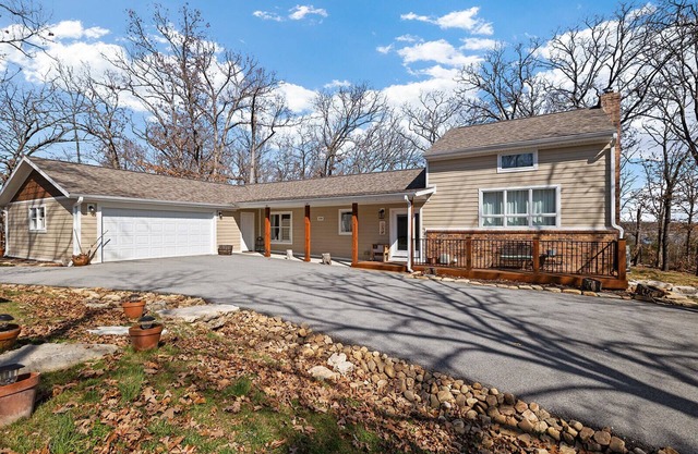 Lakefront Home-4BR 2B-Branson West. CLEAN-Excellent Value-Great Parking/Space.