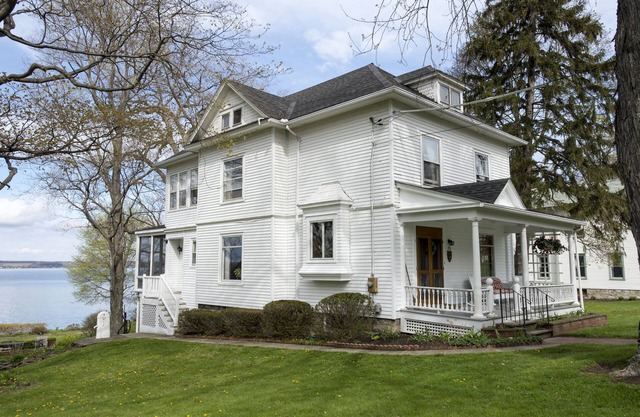Lakefront Home in the Heart of Aurora, Sunset Ready!