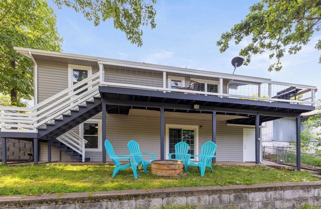 Lakefront Home on Grand Lake in Grove – Dock, 10 Beds, Game Room, Honey Creek