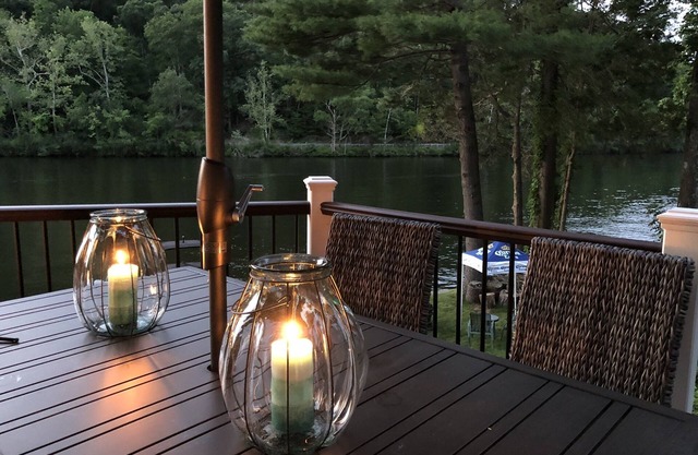 Lakefront home with great outdoor space