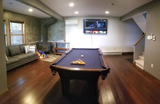 LAKEFRONT!⛵Kayaks,BBQ,Poconos, Firepit,Hammock,SUP board, Pool table, PA