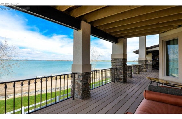 LAKEFRONT: LARGE HOME WITH WONDERFUL LAKE AND MOUNTAIN VIEWS