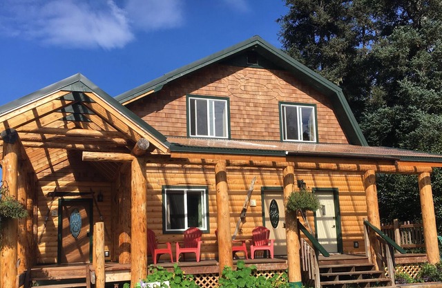 Lakefront Paradise Out Your Back Door - Perfect for extended families or groups