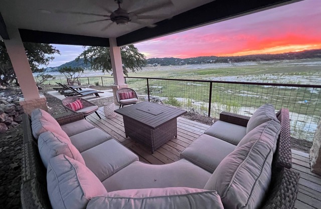 Lakefront property on Medina Lake