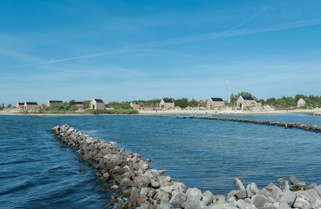 Lakefront Retreat w/Hammock