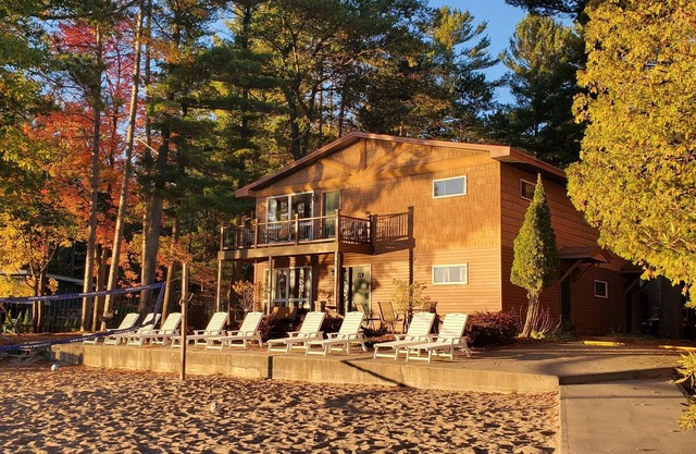 Lakefront | Water Views | 10mi to TC | Fall Colors