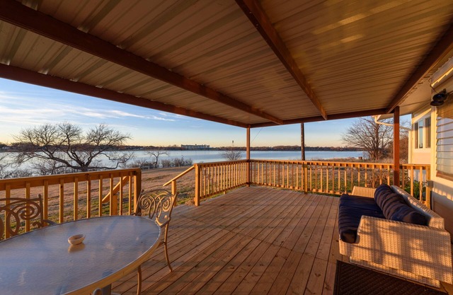 Lakehouse Bungalow-Frisco Location