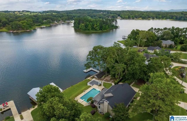 Lakehouse with swimming pool
