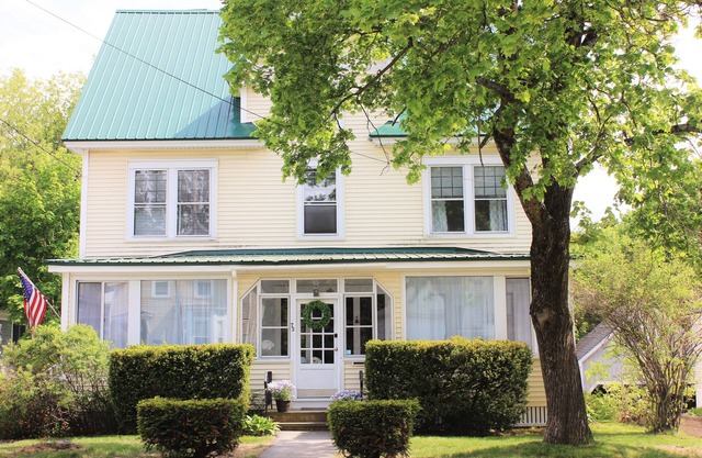 Lakes Region Getaway Close Lake Winnipesaukee, Gunstock Ski Resort & White Mtns