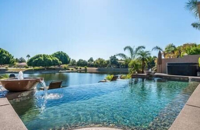 LAKESIDE LUXURY & GOLF RESORT - Zero Edge Pool