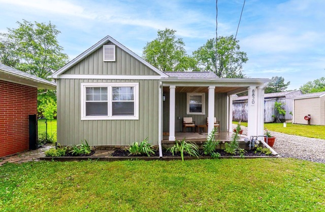 Lakeside Oasis Cottage - Indian Lake!