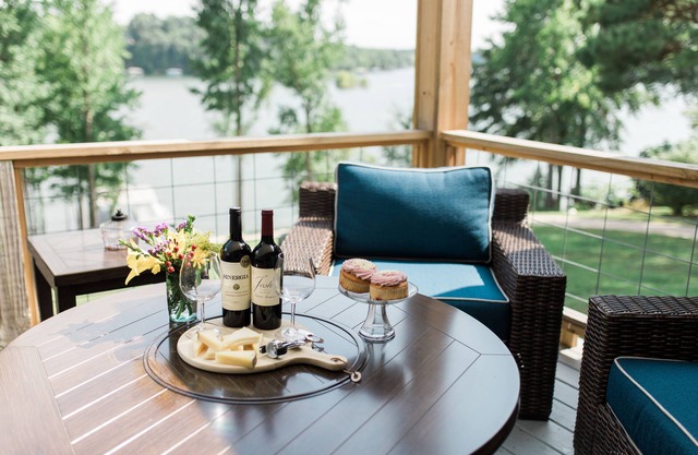 Lakeside Retreat w/Private Dock and lake access