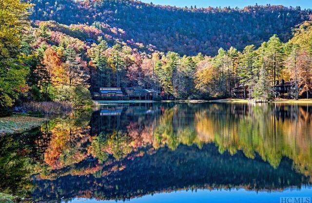 Lakeside Serenity, Lakeside Serenity