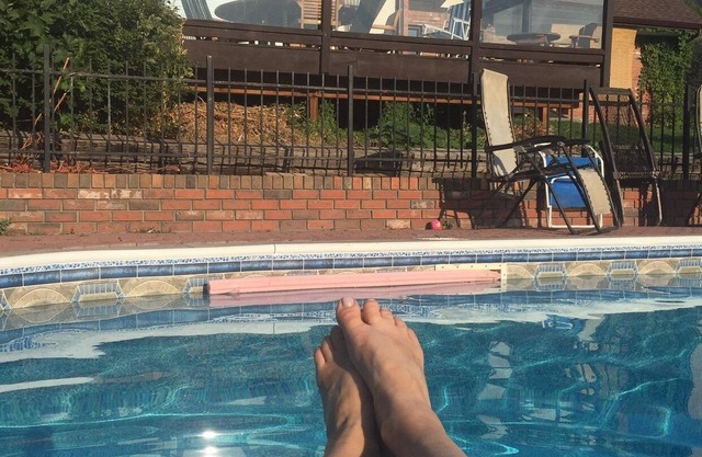 Lakeview 5 bedroom home with pool in wine country