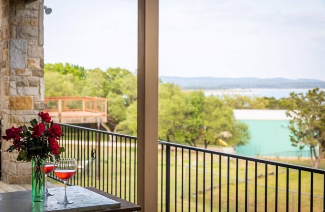 Lakeview Livin' Large House-large house, large garages, large views!