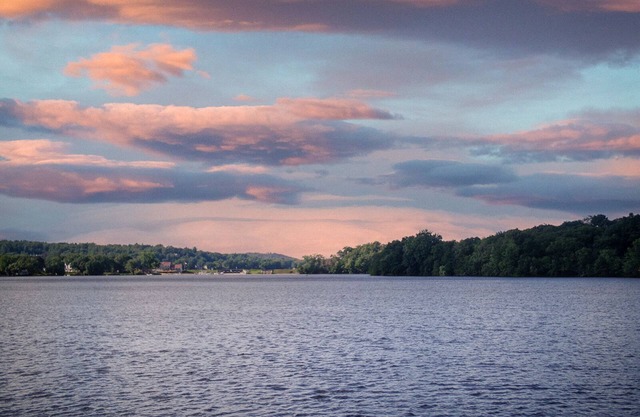 Lakeview Oasis in Arlington 15 Minutes to Downtown Boston