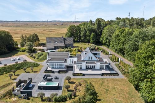 Landgoed Hermitage - Villa Minerva - XXL Zwemspa - max 16 personen