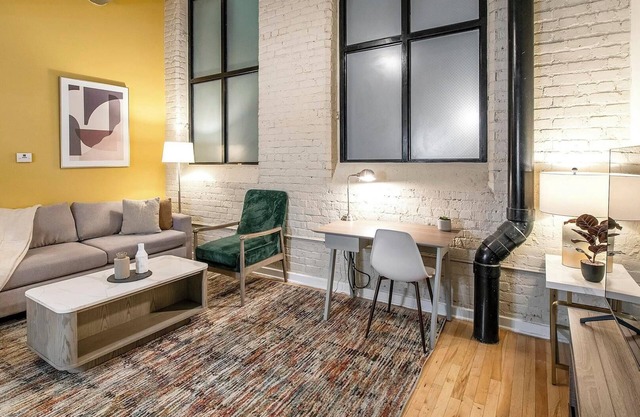 Landing | Amazing 1BD, Pool, Gym