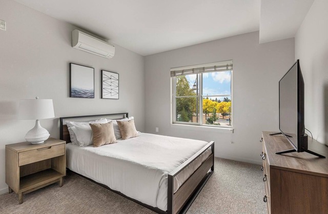 Landing | Amazing 2BD, Gym, Courtyard