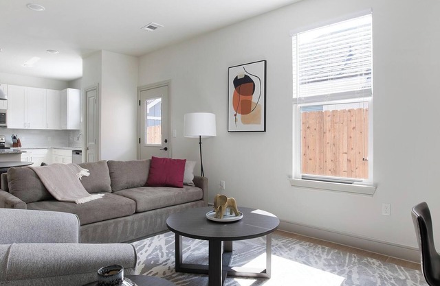 Landing | Amazing 2BD, Pool, Gym