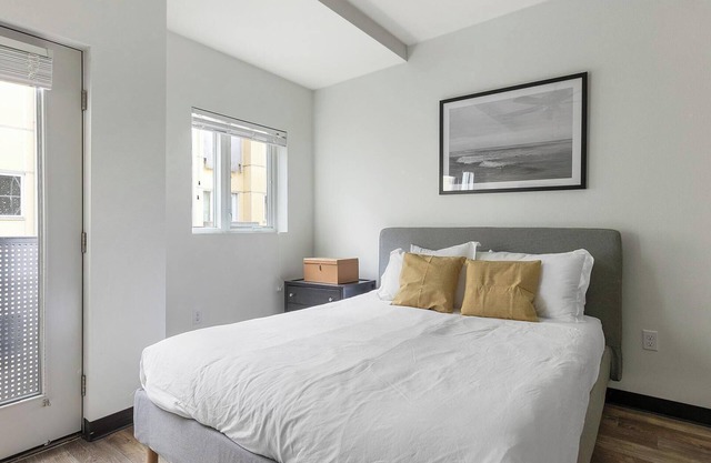 Landing | Amazing Studio, Courtyard, Gym