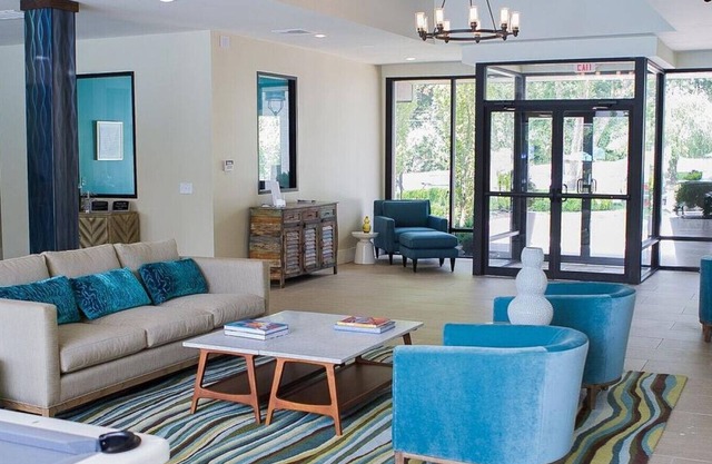 Landing at Concierge Rocky Hill Apartments - 2 Bedrooms in Downtown Rocky Hill