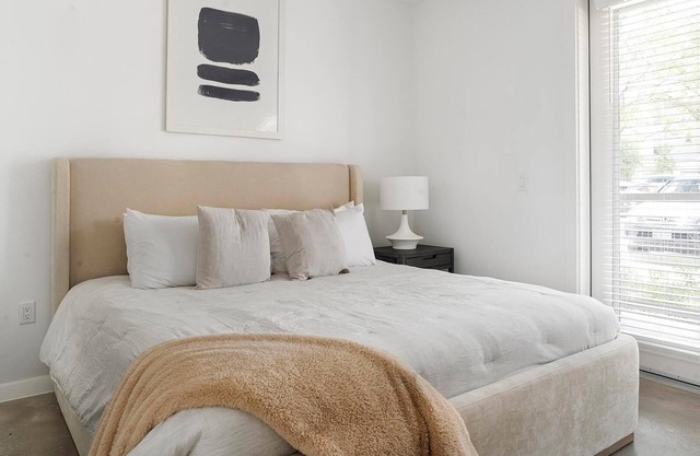 Landing at The Artesian at Bee Cave - 1 Bedroom.