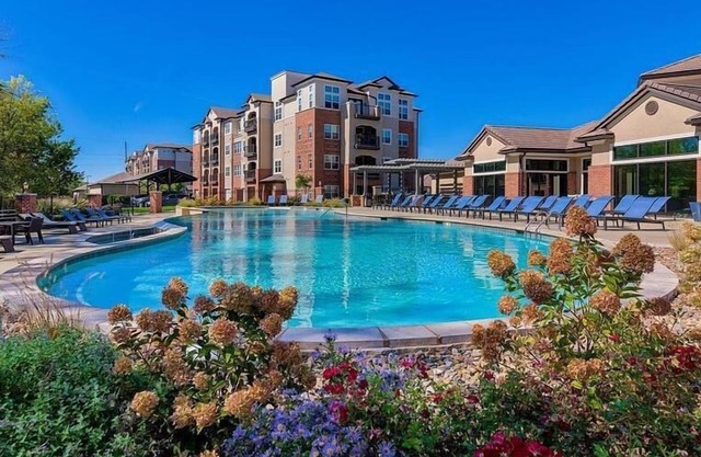 Landing at The Landing at Briarcliff - 2 Bedrooms in Downtown Kansas City