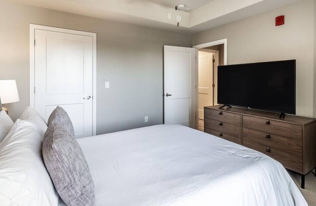 Landing at Waterfront at the Marina - 1 Bedroom in Downtown Sparks