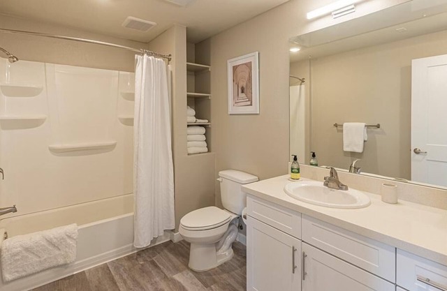 Landing at Waterfront at the Marina - 2 Bedrooms in Downtown Sparks