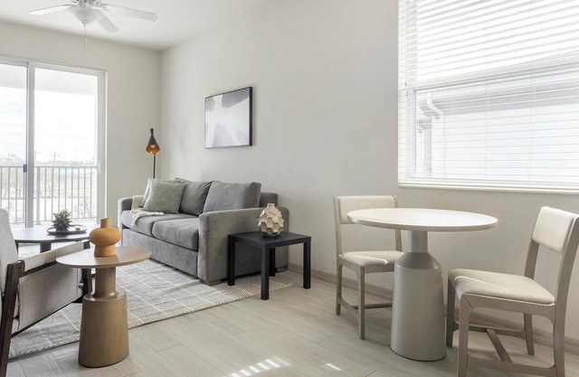 Landing | Beautiful 1BD, Gym, Rooftop Lounge