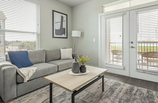 Landing | Beautiful 1BD, Clubhouse, Pool